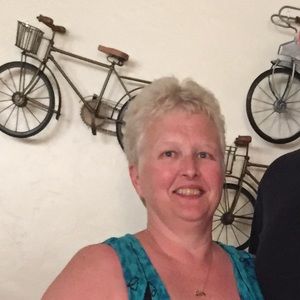 Meet your Posher, Debbi